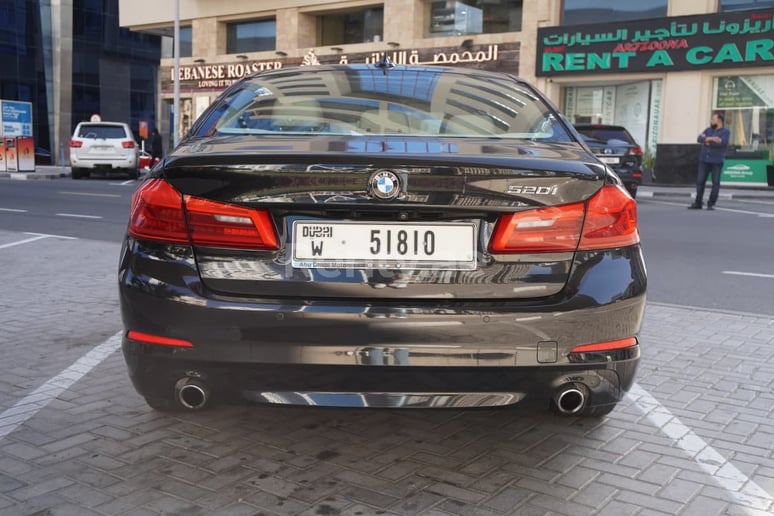 إيجار بي ام دبليو 5 سلسلة (أسود), 2019 في الشارقة