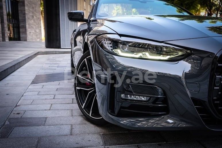 BMW 430i cabrio (Grigio Scuro), 2022 in affitto a Ras Al Khaimah