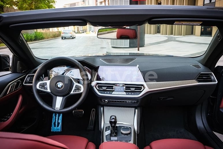 BMW 430i cabrio (Grigio Scuro), 2022 in affitto a Ras Al Khaimah
