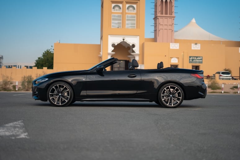 BMW 430i cabrio (Noir), 2023 - offres de bail &agrave; Duba&iuml;