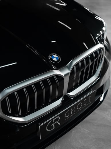 BMW 520i (Negro), 2025 para alquiler en Dub&aacute;i