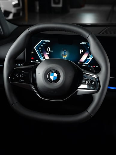 BMW 520i (Negro), 2025 para alquiler en Dub&aacute;i
