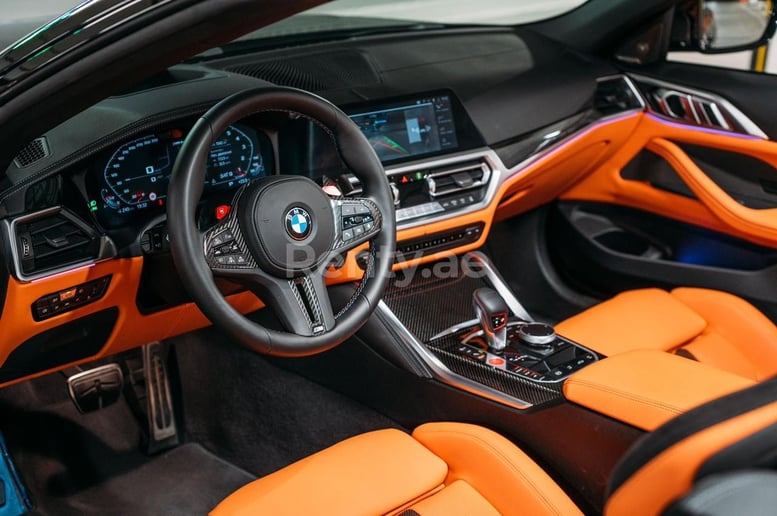 BMW 4M Sport Competition cabrio (Nero), 2022 in affitto a Dubai