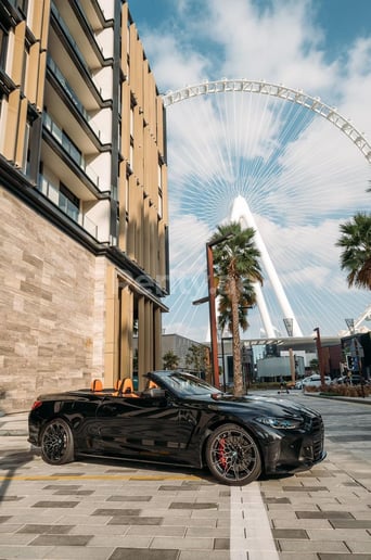 BMW 4M Sport Competition cabrio (Nero), 2022 in affitto a Dubai