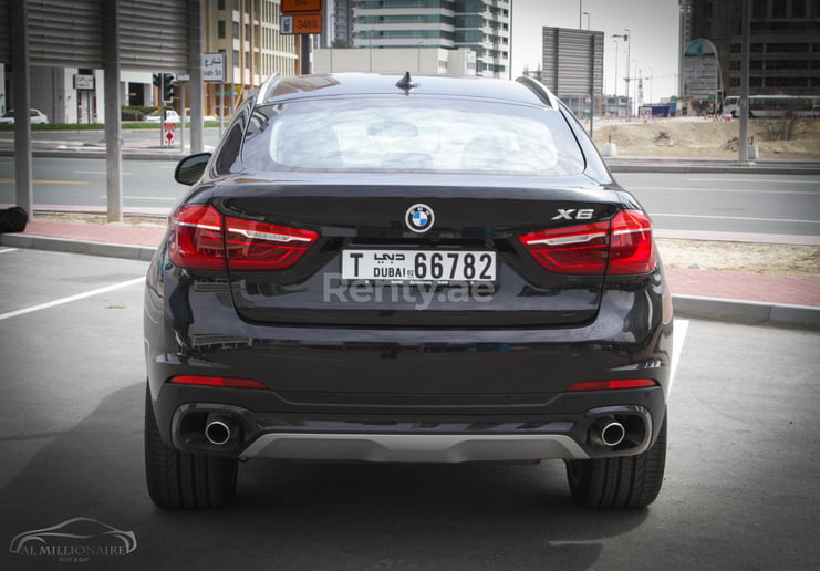 BMW X6 (Черный), 2019 для аренды в Дубай