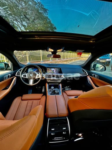 BMW X6 (Nero), 2022 in affitto a Dubai
