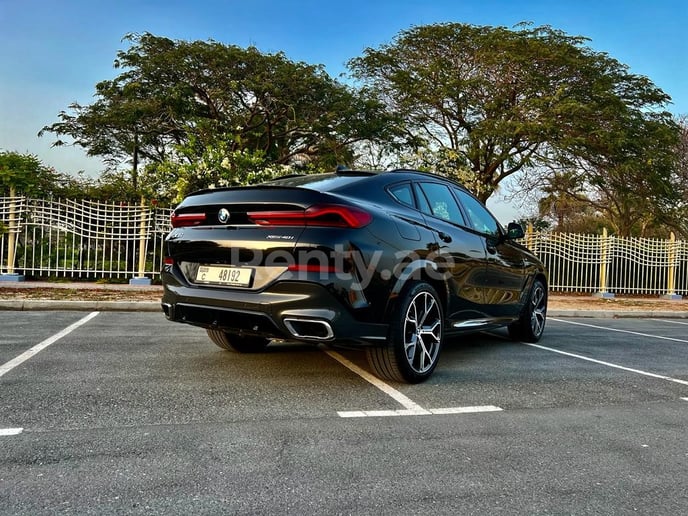 BMW X6 (Nero), 2022 in affitto a Dubai