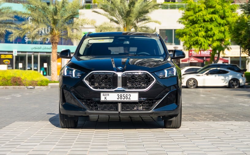 BMW X2 (Черный), 2025 для аренды в Шарджа