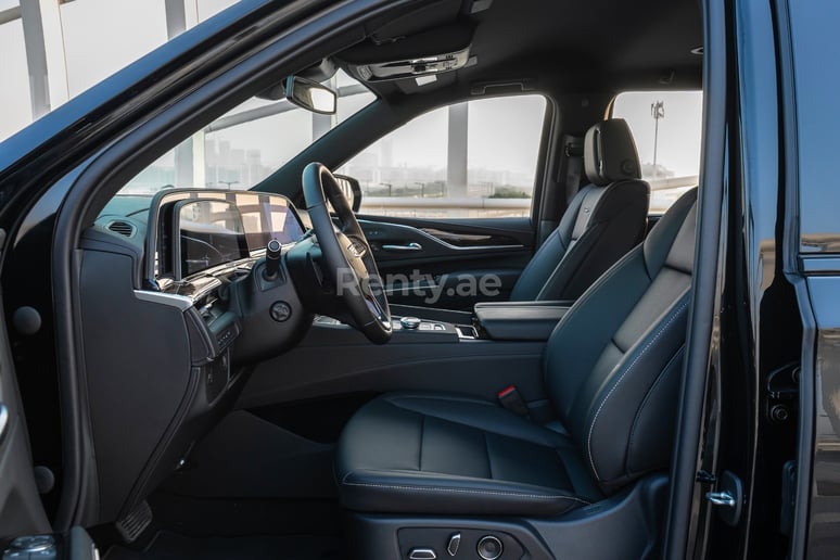 Cadillac Escalade Black Edition (Noir), 2021 &agrave; louer &agrave; Abu Dhabi