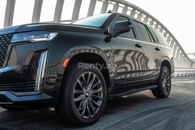 Cadillac Escalade Black Edition (Negro), 2021 para alquiler en Ras Al Khaimah