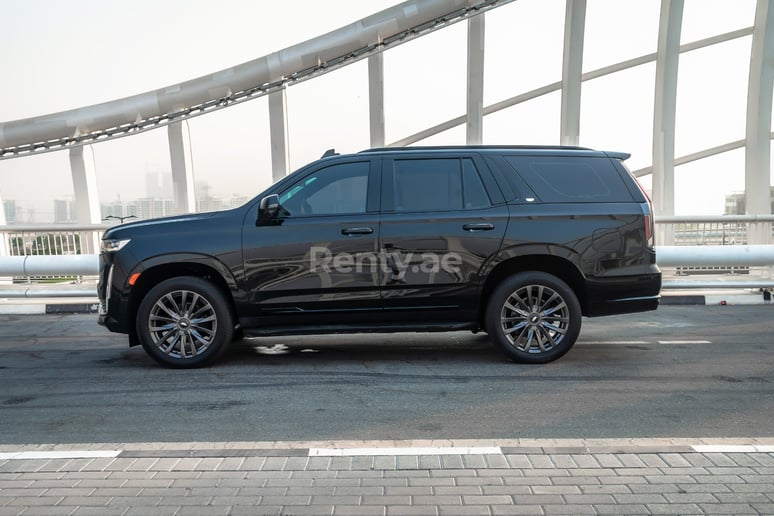 Cadillac Escalade Black Edition (Negro), 2021 para alquiler en Ras Al Khaimah