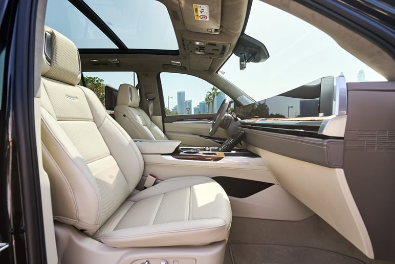 Cadillac Escalade (Noir), 2025 &agrave; louer &agrave; Ras Al Khaimah