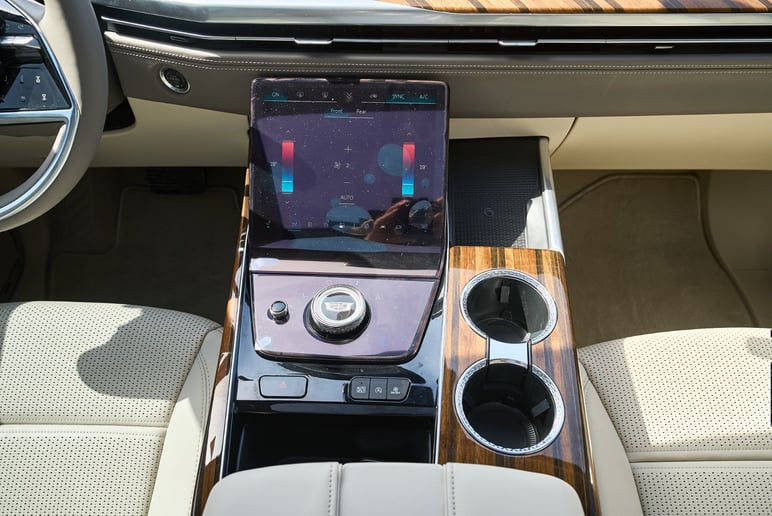 Cadillac Escalade (Noir), 2025 &agrave; louer &agrave; Ras Al Khaimah
