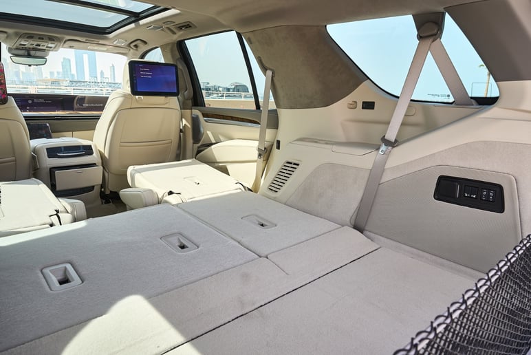 Cadillac Escalade (Noir), 2025 &agrave; louer &agrave; Ras Al Khaimah