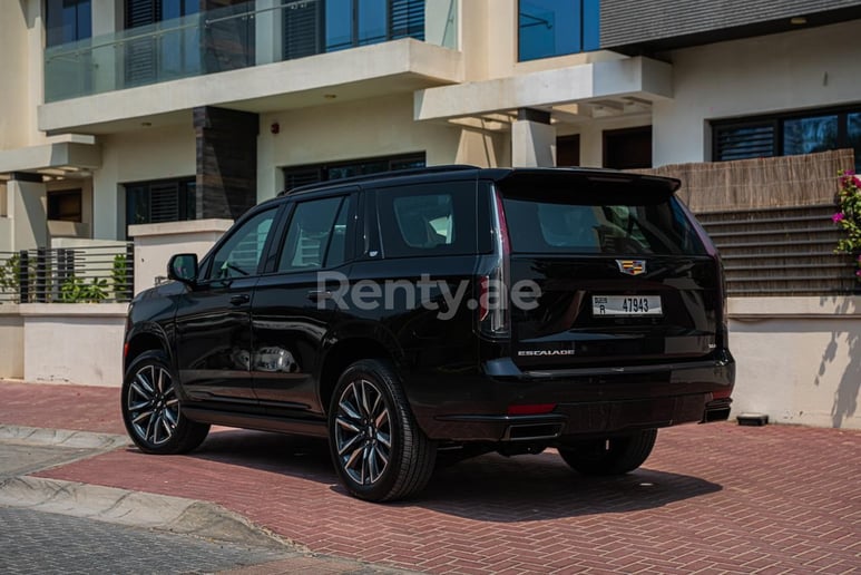Cadillac Escalade Platinum Fully Loaded (Schwarz), 2021  zur Miete in Ras Al Khaimah
