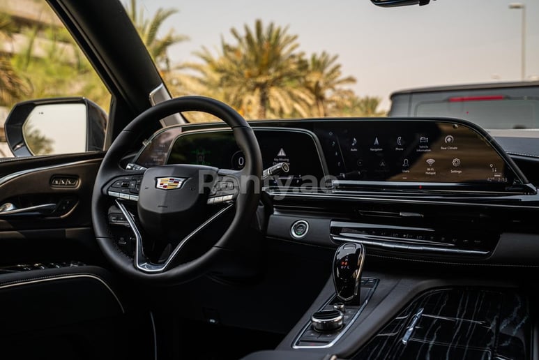 Cadillac Escalade Platinum Fully Loaded (Schwarz), 2021  zur Miete in Ras Al Khaimah