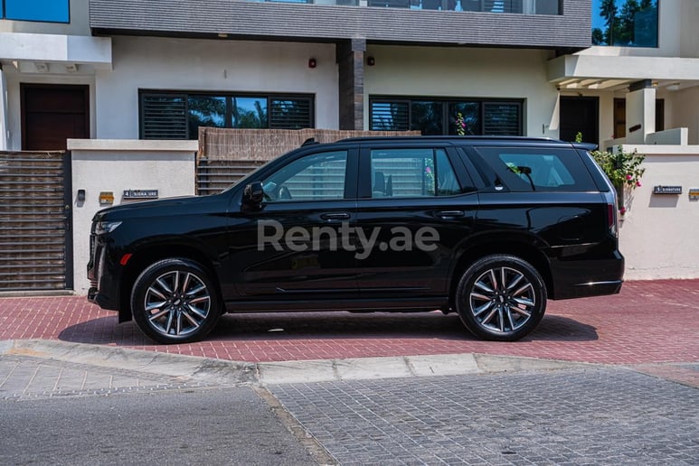 Cadillac Escalade Platinum Fully Loaded (Schwarz), 2021  zur Miete in Ras Al Khaimah