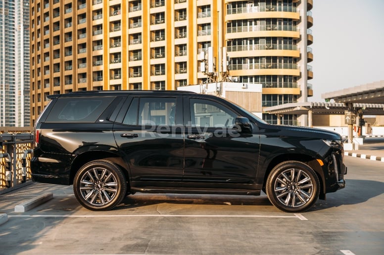 Cadillac Escalade (Zwart), 2021 te huur in Ras Al Khaimah