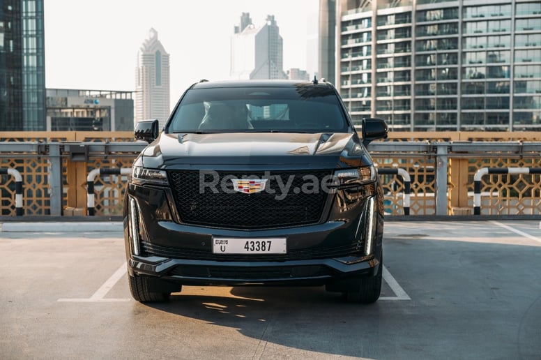 Cadillac Escalade (Zwart), 2021 te huur in Ras Al Khaimah