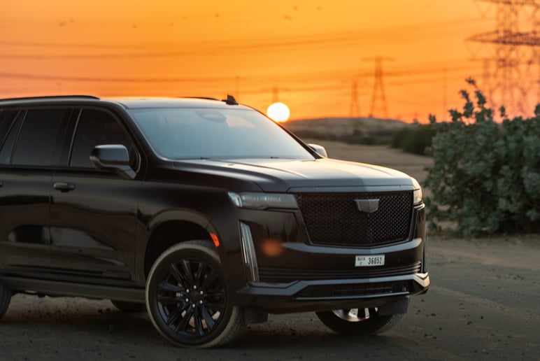 Cadillac Escalade Sport Platinum (Negro), 2024 - ofertas de arrendamiento en Ras Al Khaimah