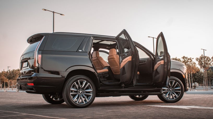 Abu Dabi'de kiralık Cadillac Escalade (Siyah), 2022
