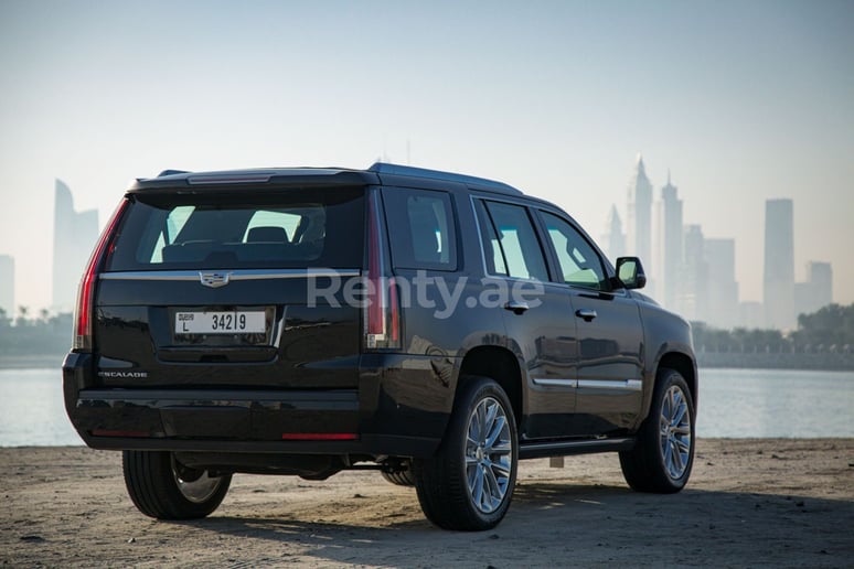 Cadillac Escalade (Nero), 2020 in affitto a Dubai