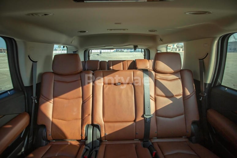 Cadillac Escalade (Nero), 2020 in affitto a Dubai