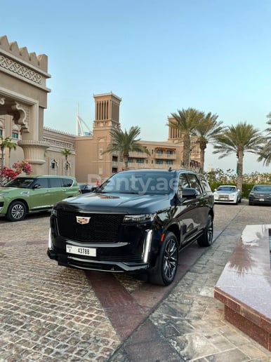 Cadillac Escalade Platinum S (Negro), 2021 para alquiler en Ras Al Khaimah