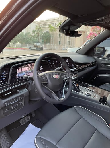 Cadillac Escalade Platinum S (Negro), 2021 para alquiler en Ras Al Khaimah