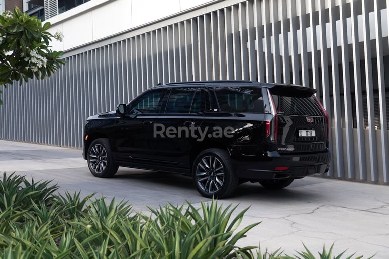 Cadillac Escalade (Negro), 2022 para alquiler en Ras Al Khaimah
