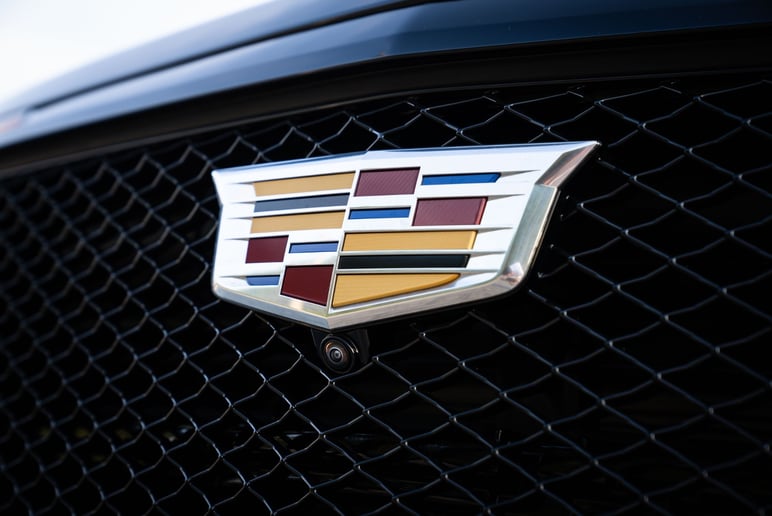 Cadillac Escalade (Negro), 2023 para alquiler en Ras Al Khaimah