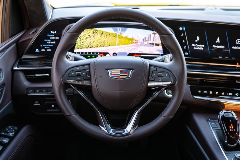 Cadillac Escalade (Negro), 2023 para alquiler en Ras Al Khaimah