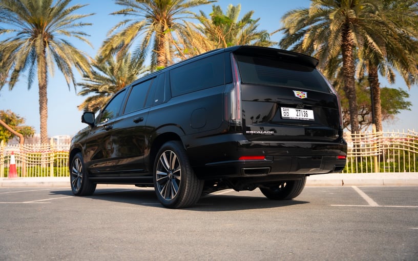 Cadillac Escalade (Negro), 2025 - ofertas de arrendamiento en Ras Al Khaimah