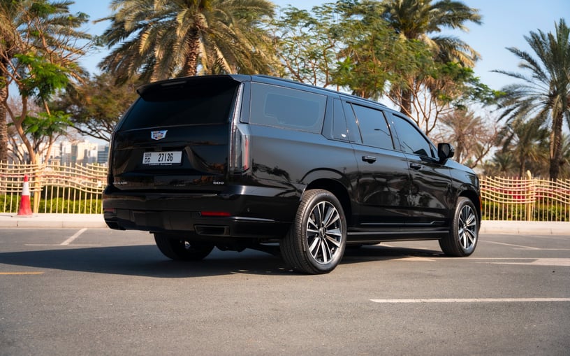 Cadillac Escalade (Negro), 2025 - ofertas de arrendamiento en Ras Al Khaimah