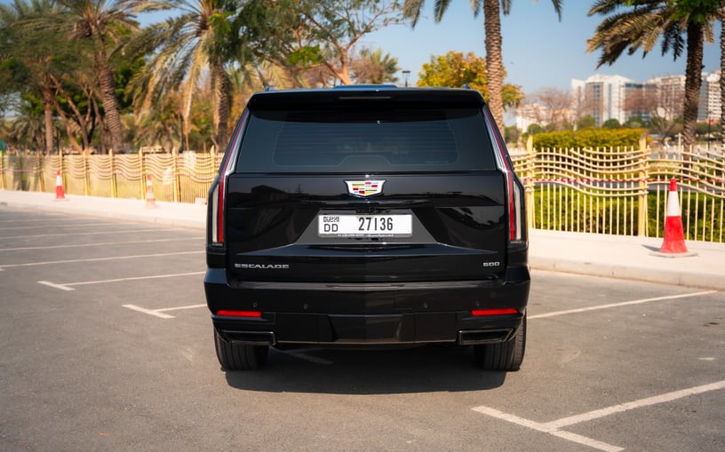 Cadillac Escalade (Negro), 2025 - ofertas de arrendamiento en Ras Al Khaimah
