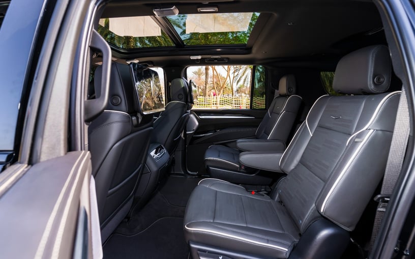 Cadillac Escalade (Negro), 2025 - ofertas de arrendamiento en Ras Al Khaimah
