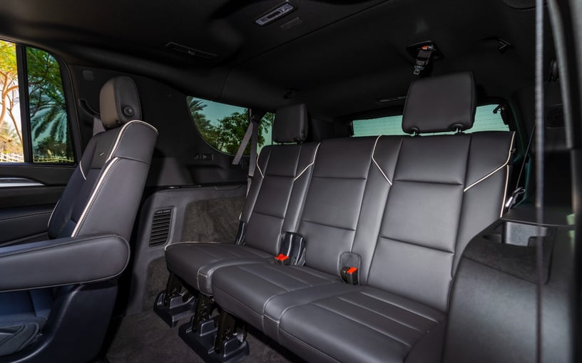 Cadillac Escalade (Negro), 2025 - ofertas de arrendamiento en Ras Al Khaimah
