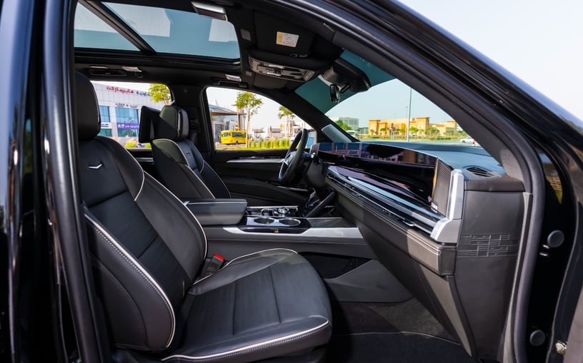 Cadillac Escalade (Negro), 2025 - ofertas de arrendamiento en Ras Al Khaimah