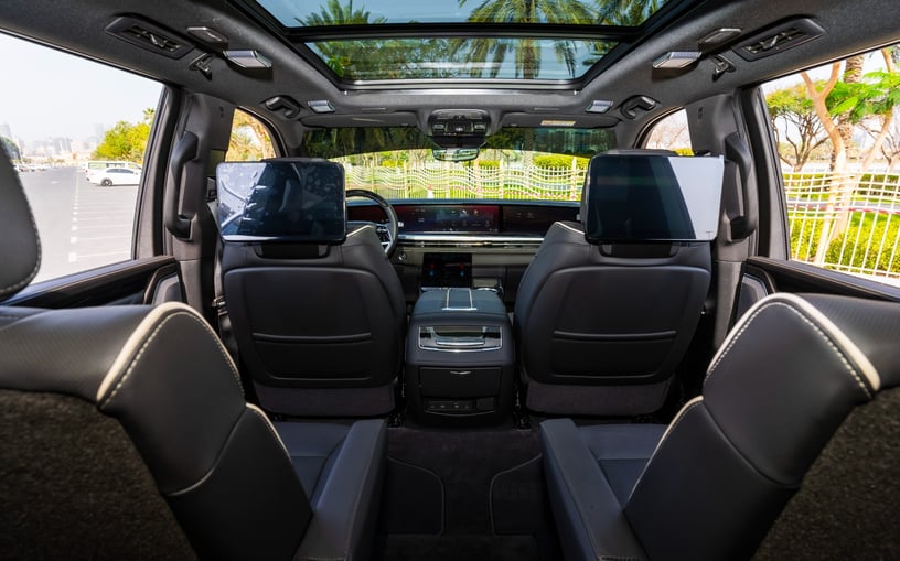 Cadillac Escalade (Negro), 2025 - ofertas de arrendamiento en Ras Al Khaimah