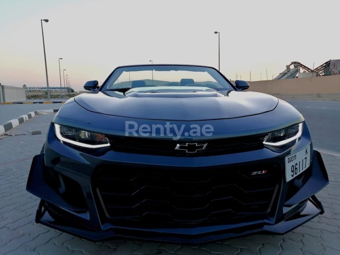 Chevrolet Camaro (Negro), 2019 para alquiler en Dub&aacute;i