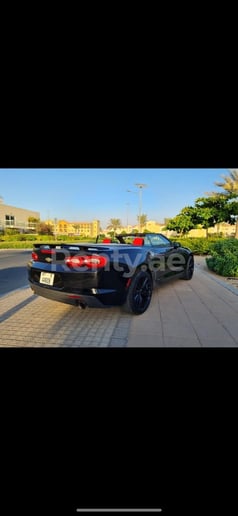 Chevrolet Camaro cabrio (Negro), 2022 para alquiler en Dub&aacute;i