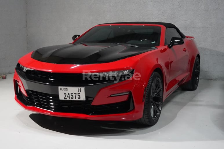 Chevrolet Camaro convertible (Rood), 2020 te huur in Dubai