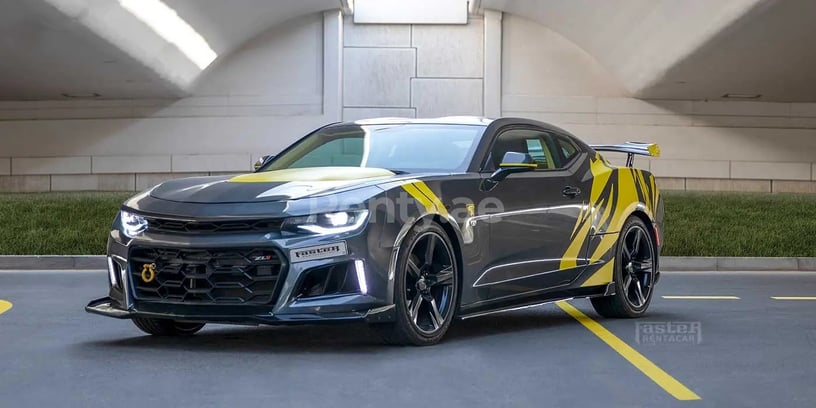 Chevrolet Camaro (Zwart), 2020 te huur in Dubai