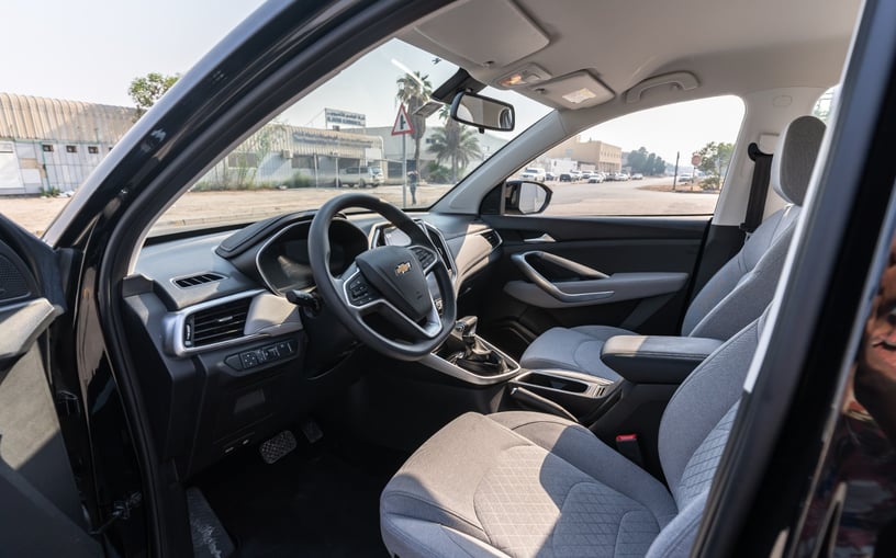 Chevrolet Captiva (Negro), 2024 para alquiler en Sharjah