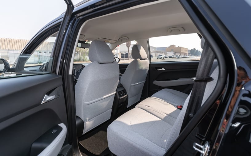 Chevrolet Captiva (Negro), 2024 para alquiler en Sharjah