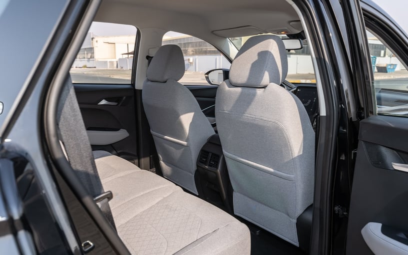 Chevrolet Captiva (Negro), 2024 para alquiler en Sharjah