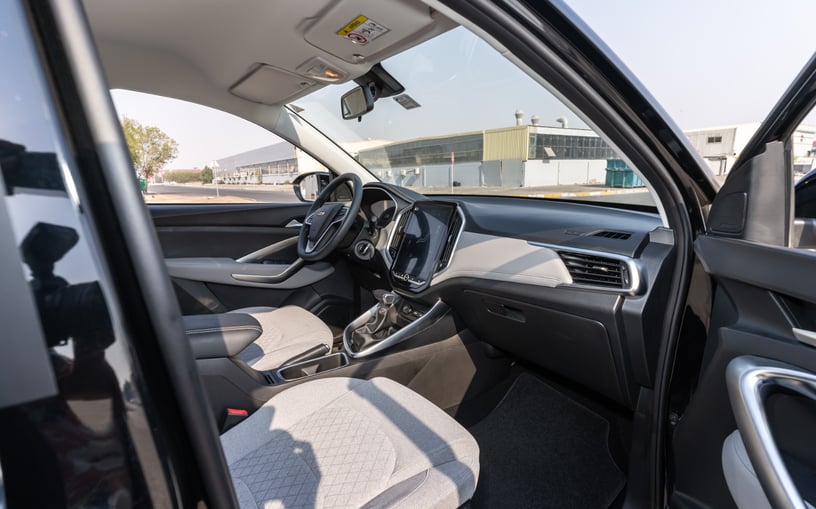 Chevrolet Captiva (Negro), 2024 para alquiler en Sharjah