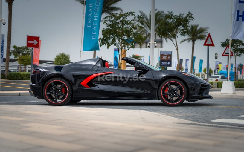 Chevrolet Corvette Spyder (Nero), 2021 in affitto a Dubai