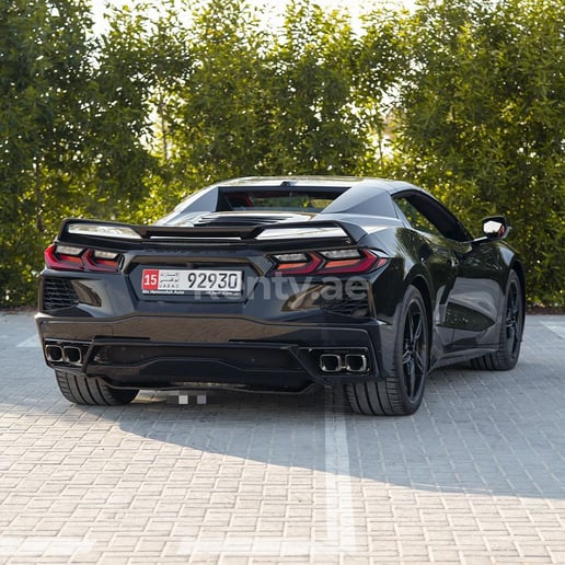 Abu Dabi'de kiralık Chevrolet Corvette (Siyah), 2021