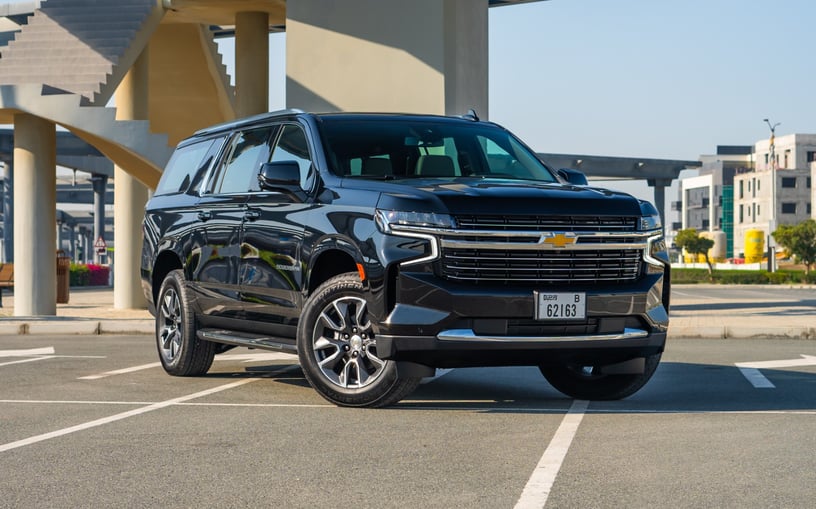 Chevrolet Suburban (Noir), 2024 &agrave; louer &agrave; Sharjah